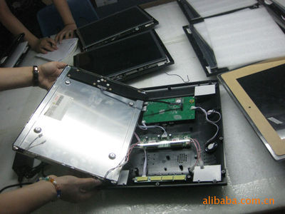 工廠供應(yīng)15寸數(shù)碼相框/廣告機,專業(yè)生產(chǎn),價格優(yōu)勢,配掛架